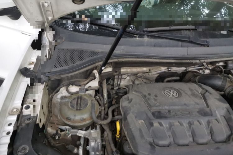 Used Volkswagen Tiguan L 2018 330TSI Automatic Two-Wheel Drive Luxury Edition Engine Bay Right