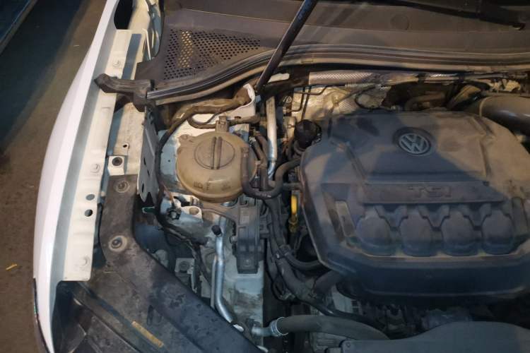 Used Volkswagen Tiguan L 2018 Facelift 330TSI Automatic Two-Wheel Drive Luxury Edition Engine Bay Right