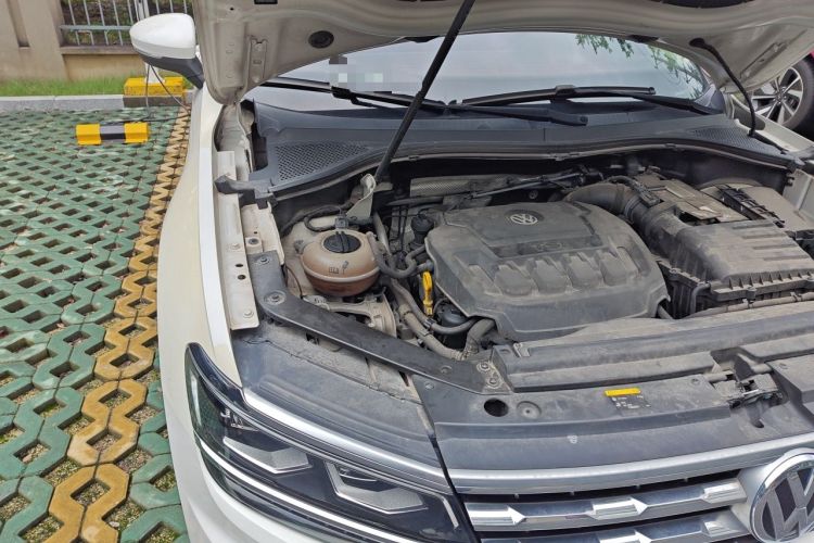 Used Volkswagen Tiguan L 2018 Revised 330TSI Automatic Two-Wheel Drive Flagship Edition Engine Bay Right
