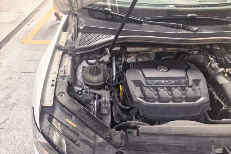 Used Volkswagen Tiguan L 2018 Facelift 330TSI Automatic Two-Wheel Drive Luxury Edition Engine Bay Right