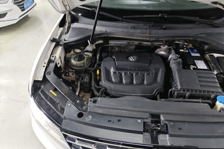 Used Volkswagen Tiguan L 2018 Facelift 330TSI Automatic Two-Wheel Drive Luxury Edition Engine Bay Right
