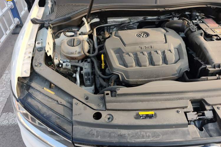 Used Volkswagen Tiguan L 2018 Facelift 330TSI Automatic Two-Wheel Drive Luxury Edition Engine Bay Right