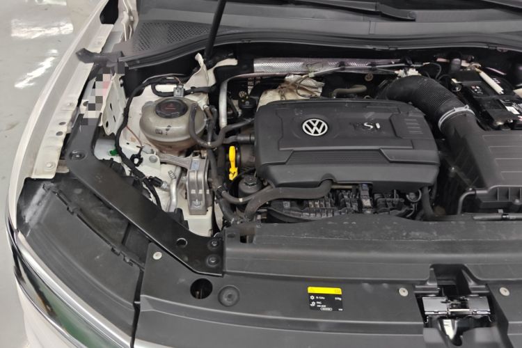Used Volkswagen Tiguan L 2018 380TSI Automatic All-Wheel Drive Luxury Edition Engine Bay Right