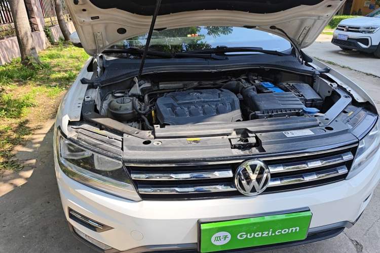 Used Volkswagen Tiguan L 2018 330TSI Automatic Two-Wheel Drive Luxury Edition Engine Bay Right