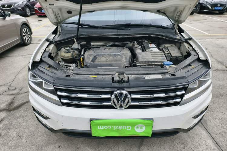Used Volkswagen Tiguan L 2018 330TSI Automatic Two-Wheel Drive Luxury Edition Engine Bay