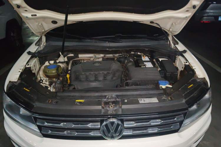 Used Volkswagen Tiguan L 2018 330TSI Automatic Two-Wheel Drive Luxury Edition Engine Bay