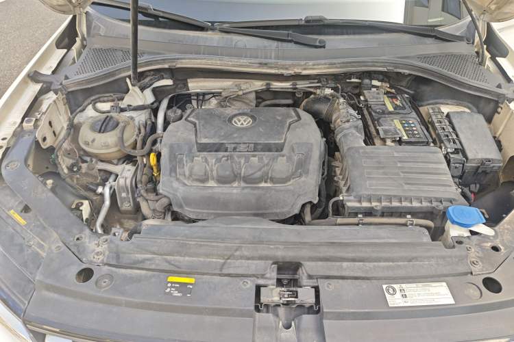 Used Volkswagen Tiguan L 2018 330TSI Automatic Two-Wheel Drive Luxury Edition Engine Bay