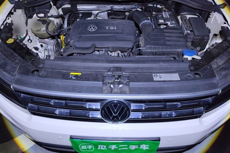 Used Volkswagen Tiguan L 2018 380TSI Automatic All-Wheel Drive Luxury Edition Engine Bay