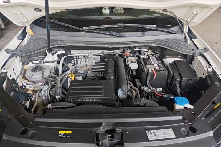 Used Volkswagen Tiguan L 2018 280TSI Automatic Two-Wheel Drive Comfort Edition Engine Bay