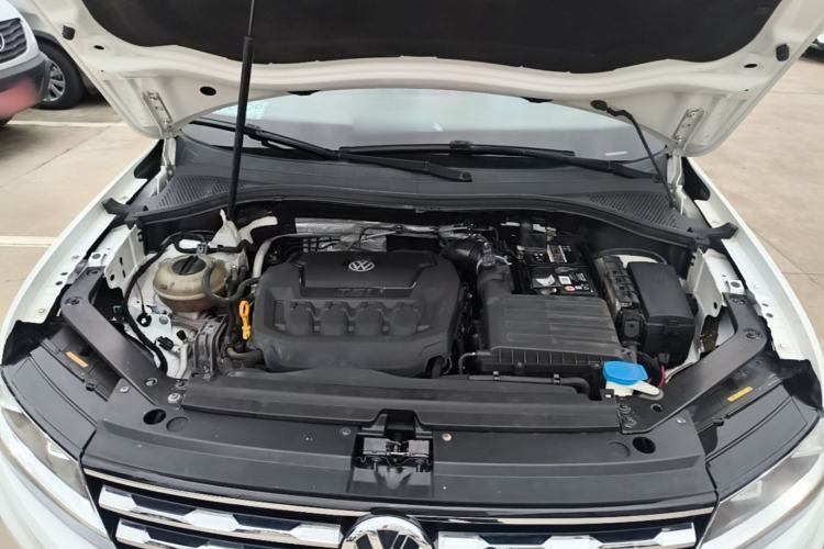 Used Volkswagen Tiguan L 2018 330TSI Automatic Two-Wheel Drive Luxury Edition Engine Bay