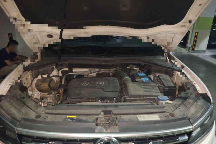 Used Volkswagen Tiguan L 2018 380TSI Automatic All-Wheel Drive Luxury Edition Engine Bay