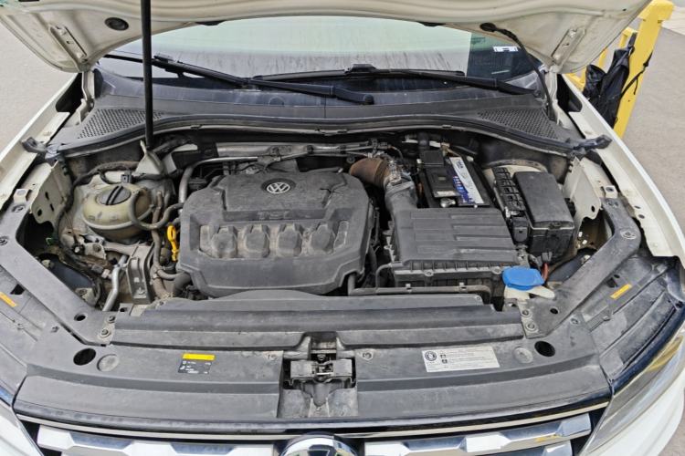 Used Volkswagen Tiguan L 2018 330TSI Automatic Two-Wheel Drive Luxury Edition Engine Bay