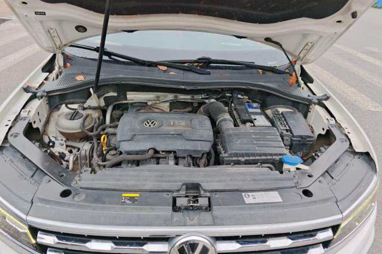 Used Volkswagen Tiguan L 2018 380TSI Automatic All-Wheel Drive Flagship Edition Engine Bay