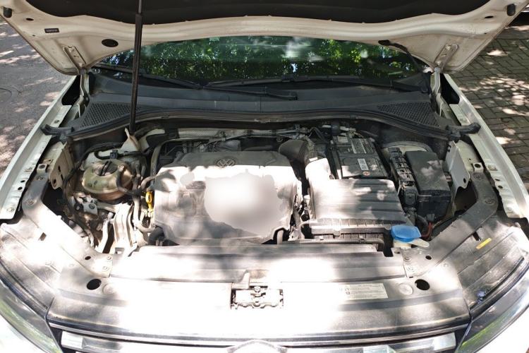 Used Volkswagen Tiguan L 2018 330TSI Automatic Two-Wheel Drive Luxury Edition Engine Bay