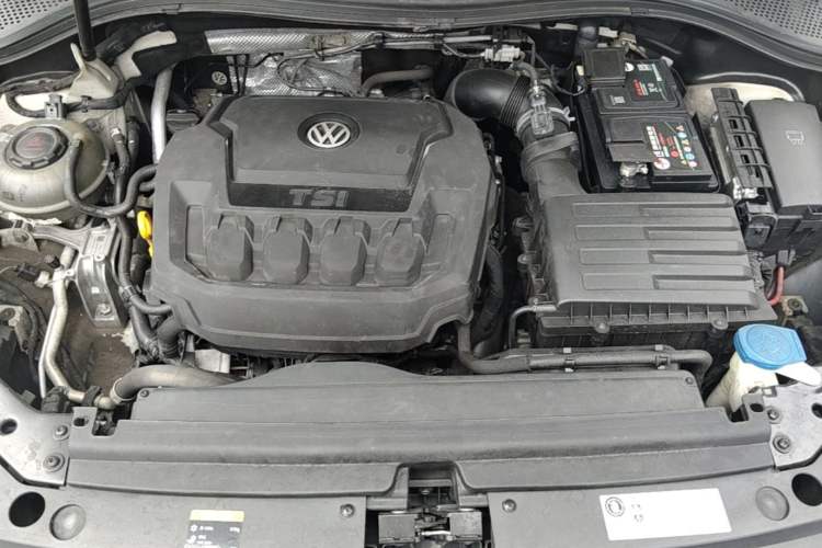 Used Volkswagen Tiguan L 2018 330TSI Automatic Two-Wheel Drive Luxury Edition Engine Bay