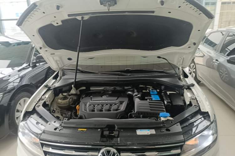 Used Volkswagen Tiguan L 2018 Revised Version 330TSI Automatic Two-Wheel Drive Comfort Edition Engine Bay