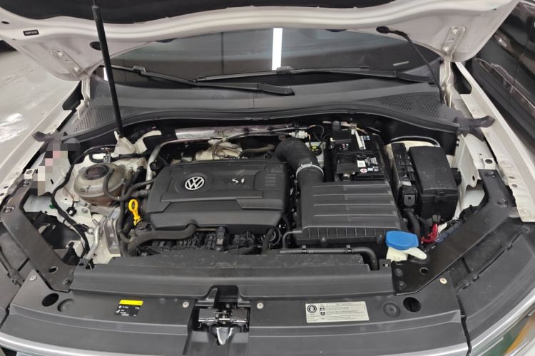 Used Volkswagen Tiguan L 2018 380TSI Automatic All-Wheel Drive Luxury Edition Engine Bay
