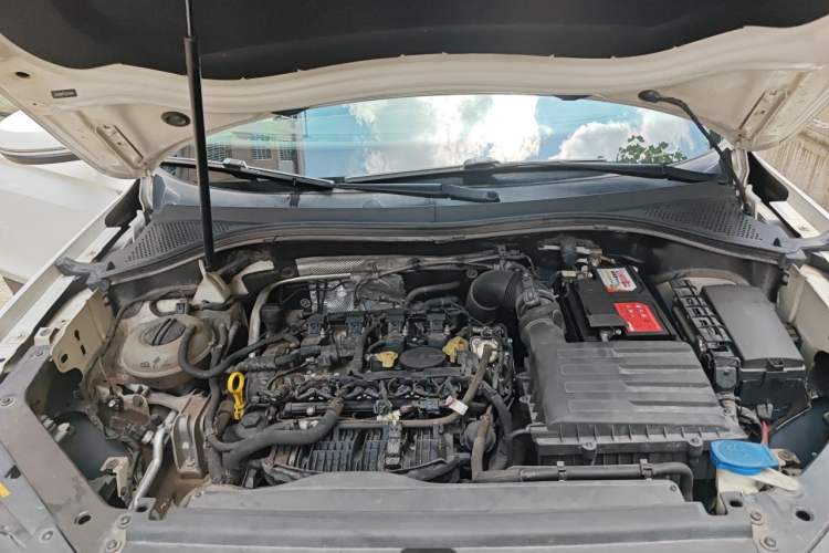 Used Volkswagen Tiguan L 2018 Facelift 330TSI Automatic Two-Wheel Drive Luxury Edition Engine Bay