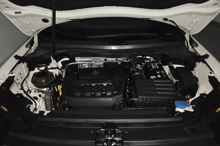 Used Volkswagen Tiguan L 2018 330TSI Automatic Two-Wheel Drive Luxury Edition Engine Bay