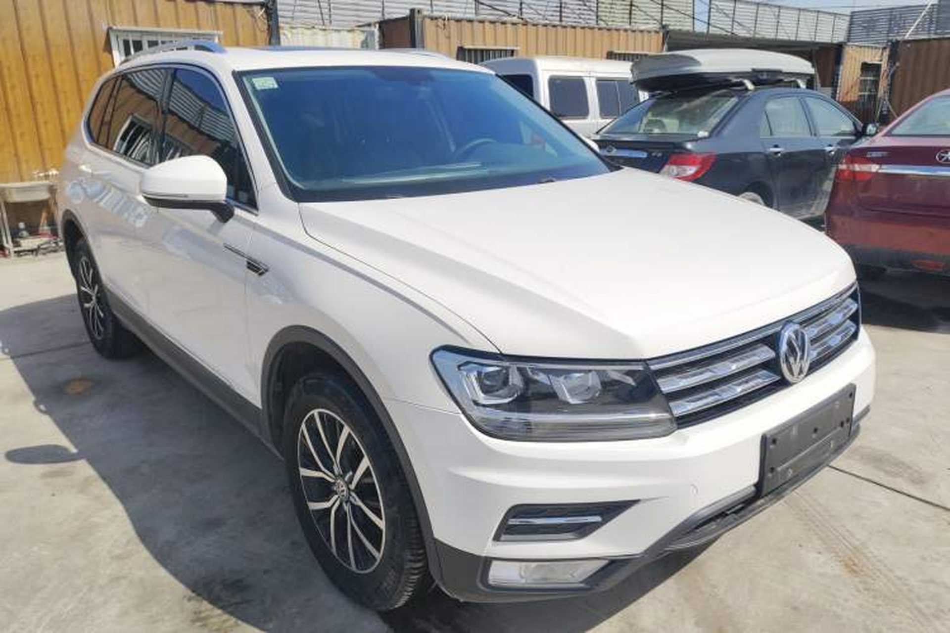 Used Volkswagen Tiguan L 2018 Facelift 330TSI Automatic Two-Wheel Drive Luxury Edition Exterior 1