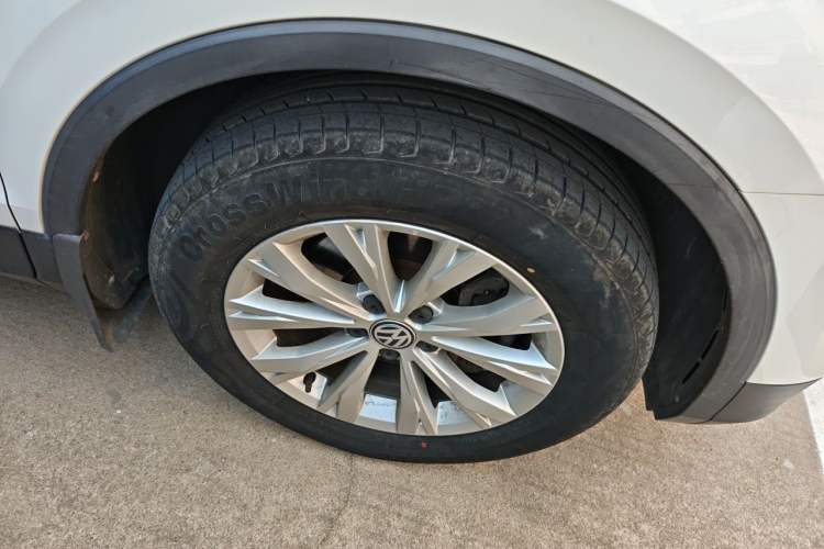 Used Volkswagen Tiguan L 2018 330TSI Automatic Two-Wheel Drive Luxury Edition Exterior 1