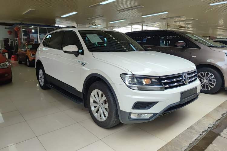 Used Volkswagen Tiguan L 2018 330TSI Automatic Two-Wheel Drive Luxury Edition Exterior 1