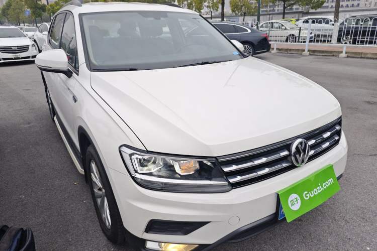 Used Volkswagen Tiguan L 2018 Revised Version 330TSI Automatic Two-Wheel Drive Trendy Edition Exterior 1