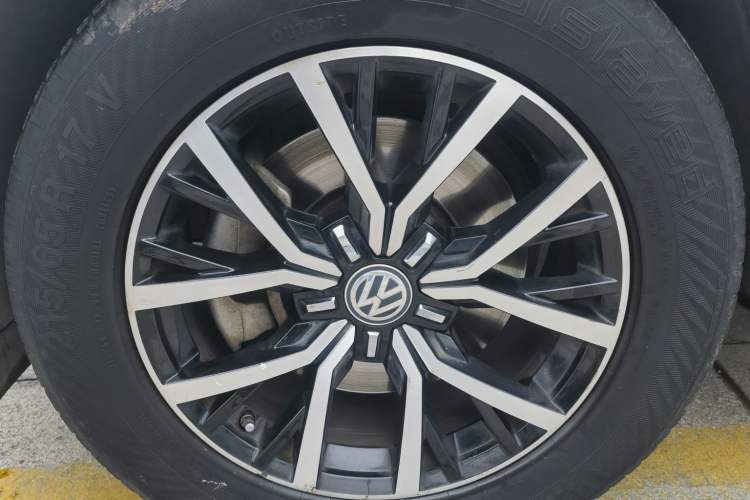 Used Volkswagen Tiguan L 2018 330TSI Automatic Two-Wheel Drive Comfort Edition Exterior 1