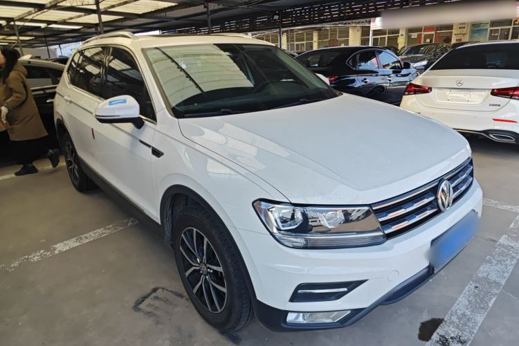 Used Volkswagen Tiguan L 2018 Facelift 330TSI Automatic Two-Wheel Drive Luxury Edition Exterior 1