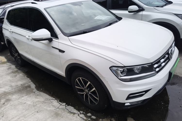 Used Volkswagen Tiguan L 2018 Facelift 330TSI Automatic Two-Wheel Drive Luxury Edition Exterior 1
