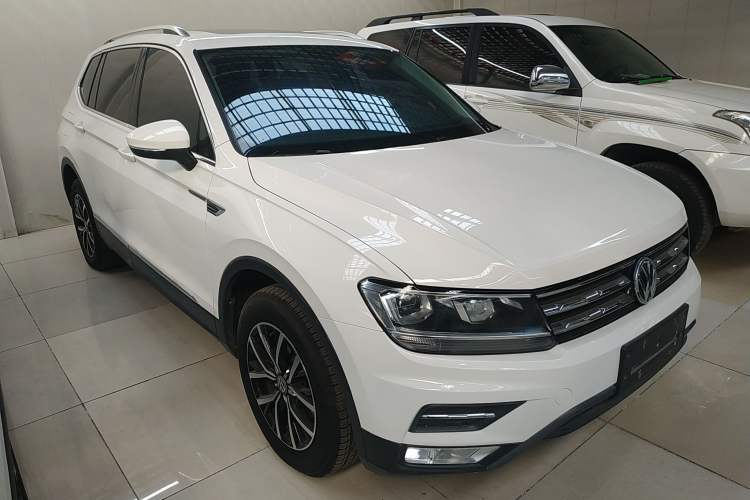 Used Volkswagen Tiguan L 2018 330TSI Automatic Two-Wheel Drive Luxury Edition Exterior 1