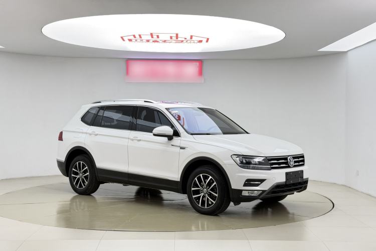 Used Volkswagen Tiguan L 2018 Facelift 330TSI Automatic Two-Wheel Drive Luxury Edition Exterior 2