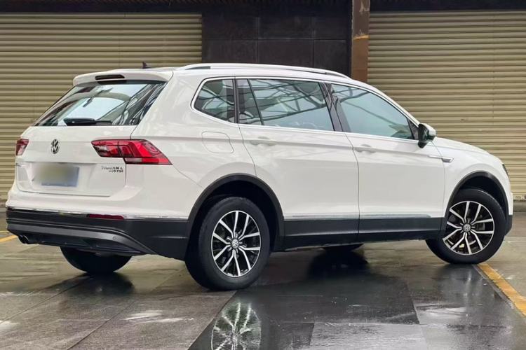 Used Volkswagen Tiguan L 2018 330TSI Automatic Two-Wheel Drive Comfort Edition Exterior 2