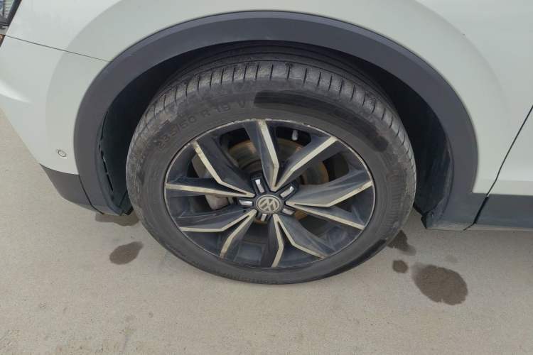 Used Volkswagen Tiguan L 2018 330TSI Automatic Two-Wheel Drive Flagship Edition Exterior 2