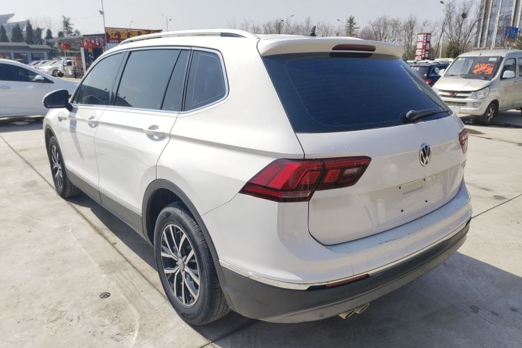 Used Volkswagen Tiguan L 2018 Facelift 330TSI Automatic Two-Wheel Drive Luxury Edition Exterior 2