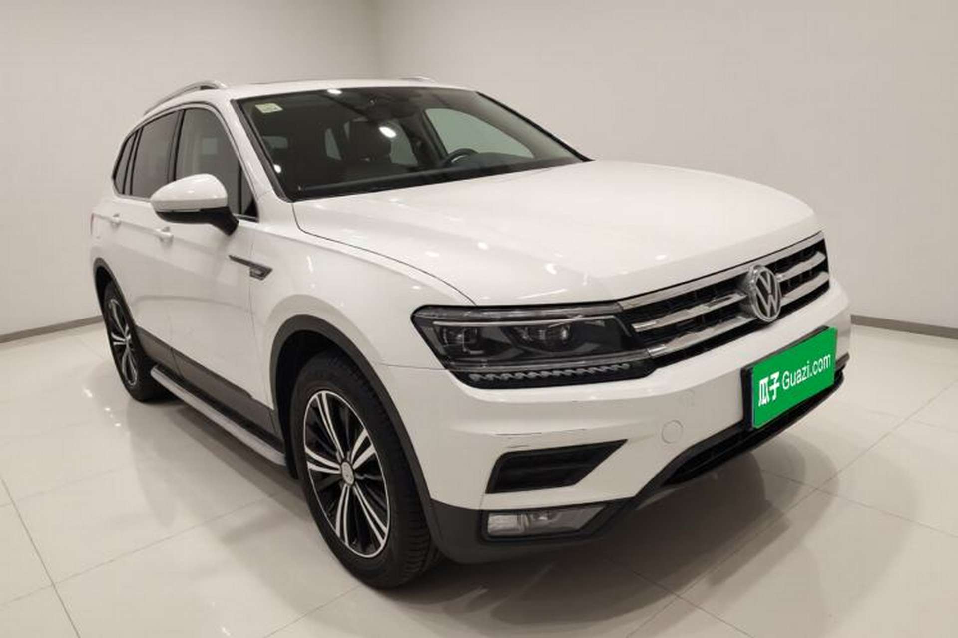 Used Volkswagen Tiguan L 2018 380TSI Automatic All-Wheel Drive Luxury Edition Exterior 2