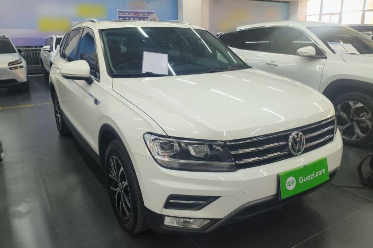 Used Volkswagen Tiguan L 2018 Facelift 330TSI Automatic Two-Wheel Drive Luxury Edition Exterior 2