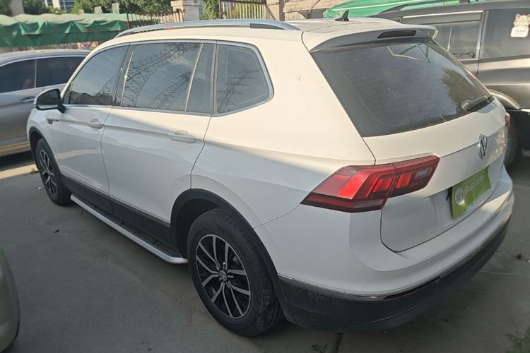 Used Volkswagen Tiguan L 2018 Facelift 330TSI Automatic Two-Wheel Drive Luxury Edition Exterior 2
