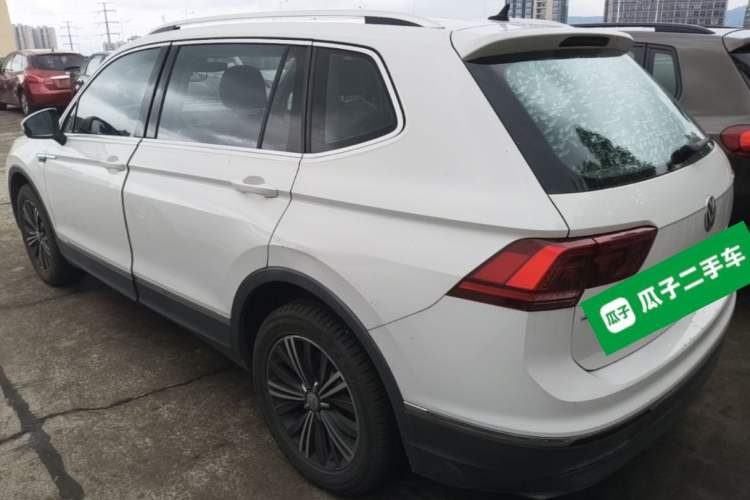 Used Volkswagen Tiguan L 2018 380TSI Automatic All-Wheel Drive Luxury Edition Exterior 2