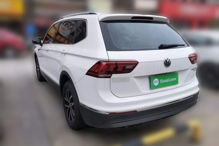 Used Volkswagen Tiguan L 2018 330TSI Automatic Two-Wheel Drive Comfort Edition Exterior 2