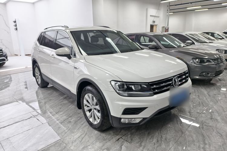Used Volkswagen Tiguan L 2018 330TSI Automatic Two-Wheel Drive Luxury Edition Exterior 2