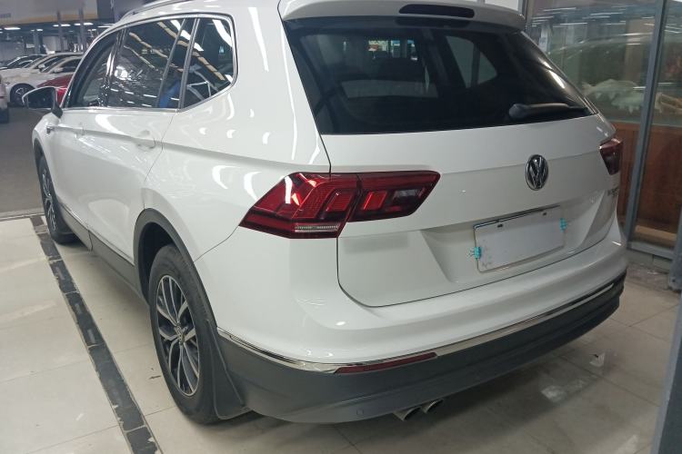 Used Volkswagen Tiguan L 2018 330TSI Automatic Two-Wheel Drive Luxury Edition Exterior 2