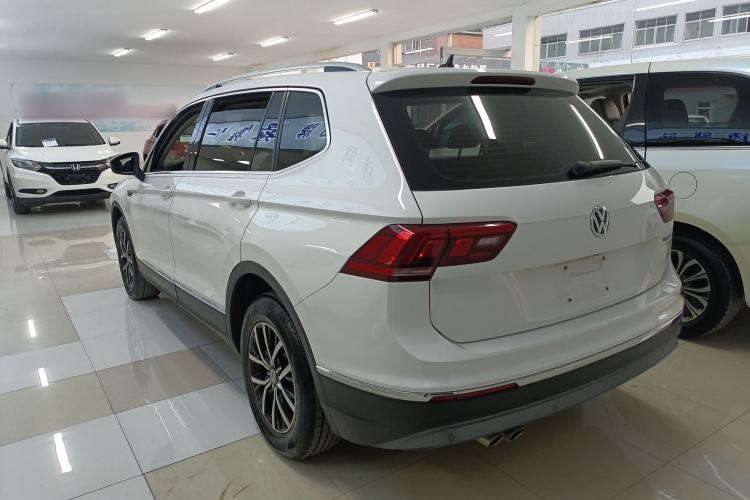 Used Volkswagen Tiguan L 2018 330TSI Automatic Two-Wheel Drive Luxury Edition Exterior 2