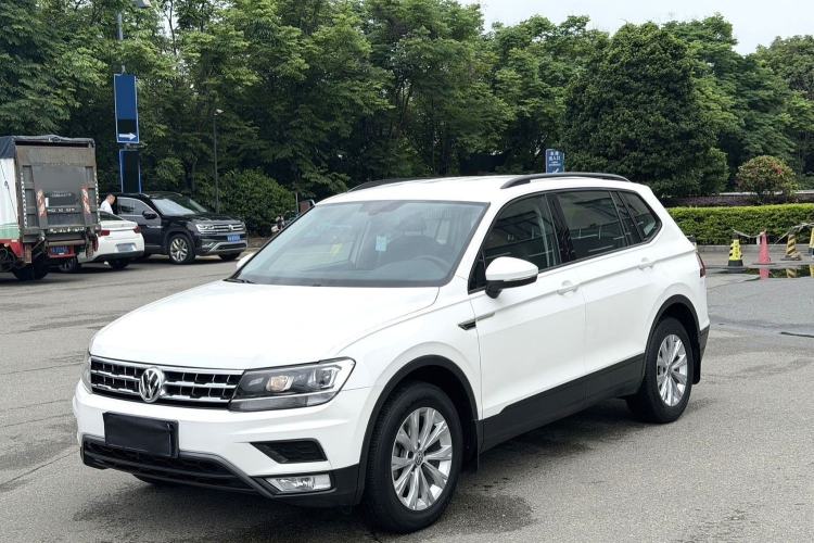 Used Volkswagen Tiguan L 2018 330TSI Automatic Two-Wheel Drive Luxury Edition Exterior 2