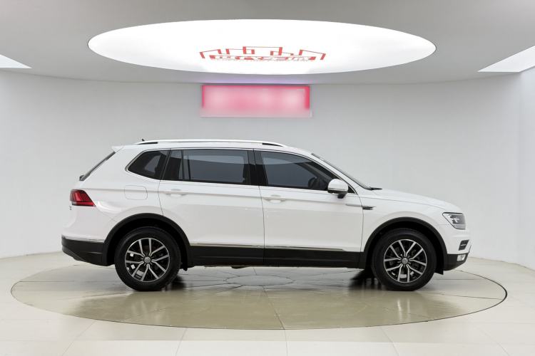 Used Volkswagen Tiguan L 2018 Facelift 330TSI Automatic Two-Wheel Drive Luxury Edition Exterior 3