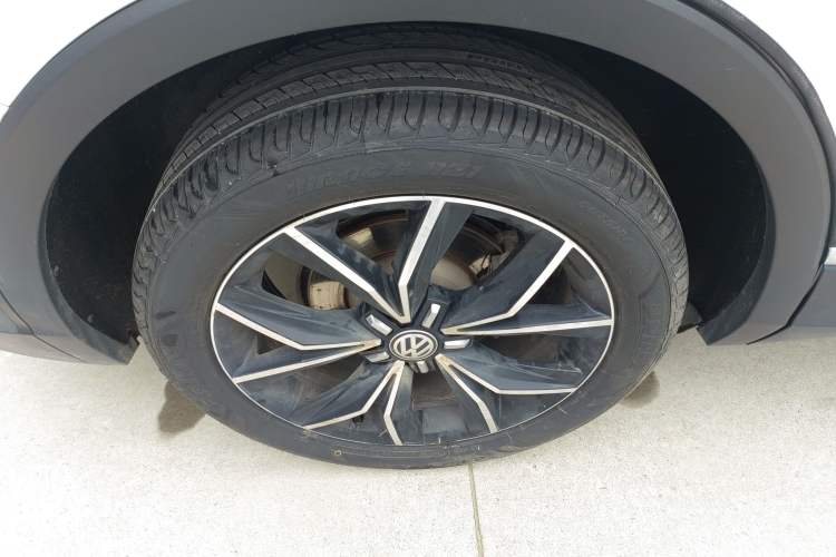 Used Volkswagen Tiguan L 2018 330TSI Automatic Two-Wheel Drive Flagship Edition Exterior 3