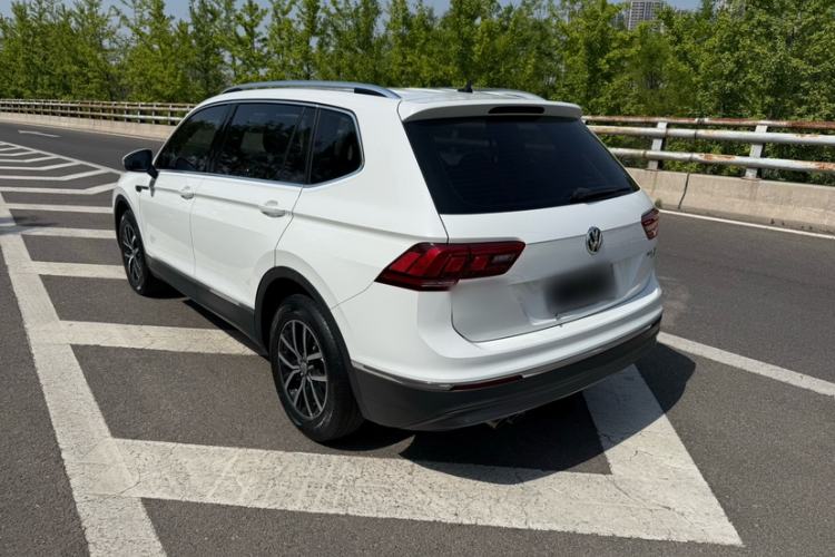 Used Volkswagen Tiguan L 2018 330TSI Automatic Two-Wheel Drive Luxury Edition Exterior 3