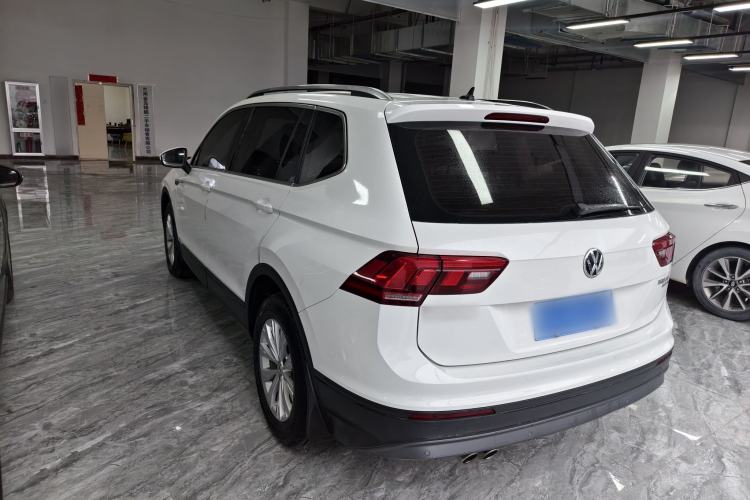 Used Volkswagen Tiguan L 2018 330TSI Automatic Two-Wheel Drive Luxury Edition Exterior 3