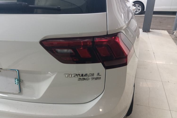 Used Volkswagen Tiguan L 2018 330TSI Automatic Two-Wheel Drive Luxury Edition Exterior 3
