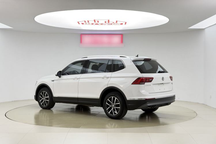 Used Volkswagen Tiguan L 2018 Facelift 330TSI Automatic Two-Wheel Drive Luxury Edition Exterior 4